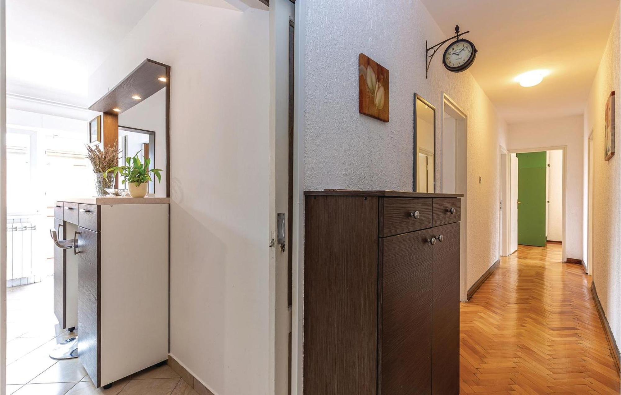 Amazing Apartment In Rijeka With Wifi エクステリア 写真